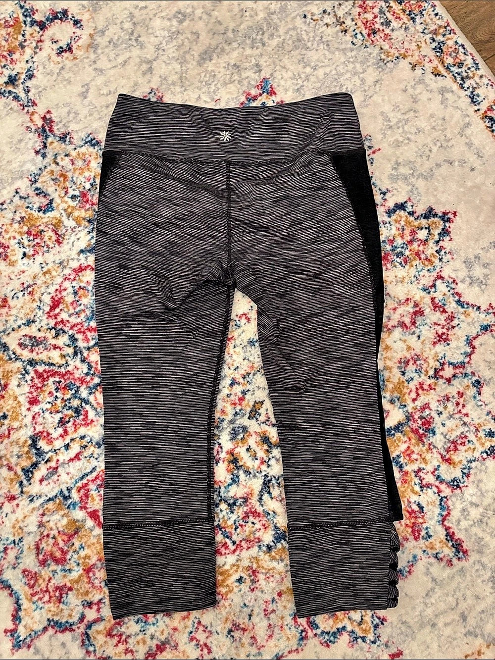 Athleta Mind Over Matter Capri Abstract Leggings Black Medium